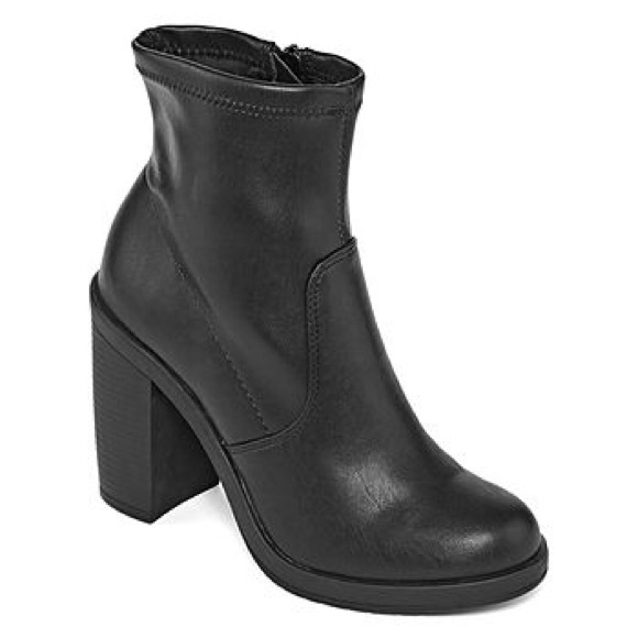 ZIGI SOHO Welles Chunky Bootie Black Women’s 8.5
